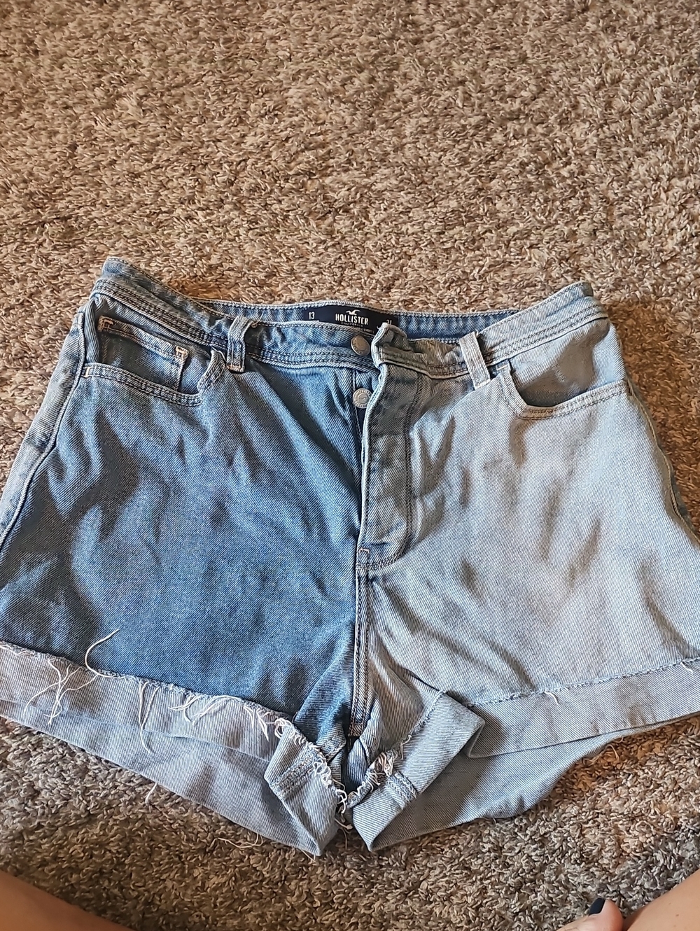 STUNNING HOLLISTER ULTRA HIGH RISE MOM JEAN SORTS